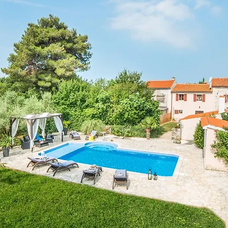Ivana Villa Pinezici (Istria)